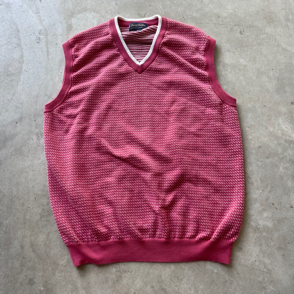 Brooks Brothers Pink Supima Cotton V-Neck Sweater Vest Mens Large Micro Pattern